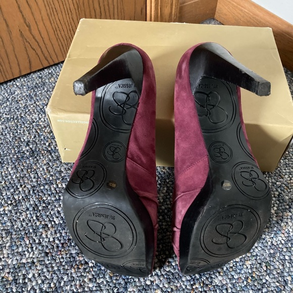 Jessica Simpson Suede Heels - Picture 5 of 7